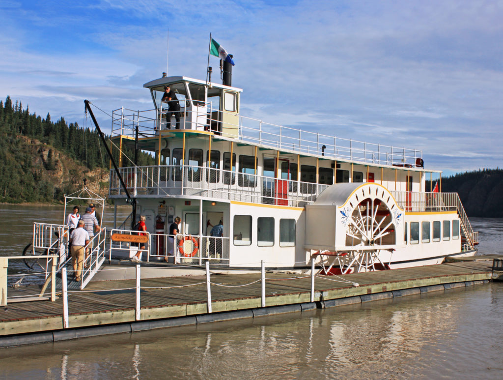 Доусон Аляска фото. Paddle Wheel Diebold.